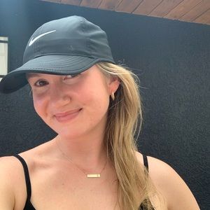 Meet your Posher, Claire